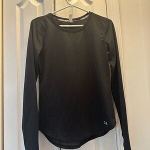 Under Armour Womens Heat Gear fitted Small Black Long Sleeve Crew Neck